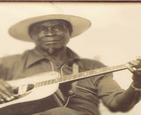Rest In Peace: David 'Honeyboy' Edwards