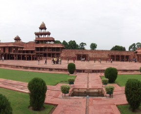 Photos From India: The Road To Agra